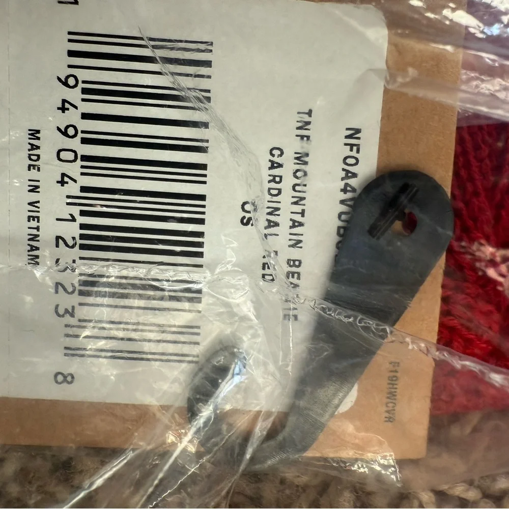 New The North Face Cardinal Red beanie with Quirk Hard Seltzer Mountain stocking - Picture 9 of 10